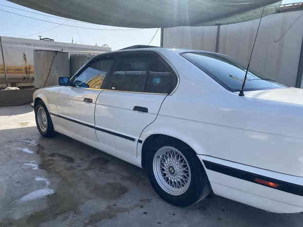 سلام عليكم
للبيع او مراوسه شعندك نزل
محرك كير عربانه 525 كبس توماتيك 
الماني مديل 91
بجم عريض 
سياره جاهزه 
كشنات جلد
داخل اسود نظيف 
سلايت كابون بيها 
صبغ حزام جماليه
ملاحضه( اصل 520)
بدون ضرر فقط 
جاملغ ساق معدل
68 بيها مجال بسيط
موصل برطله
***********
***********(واتساب فقط)
