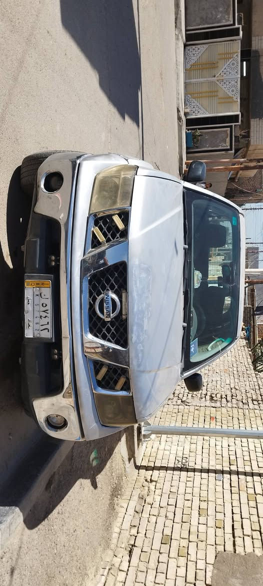 اعيد النشر بسبب الوعود الكاذبة
نيسان فرنتيرة 2005 رقم بغداد مشروع وطني شرط التحويل سنوية ل29كير ومكينة فيفتي 3000 صدرها 80% مكانها بغداد الحسينية 
هاتف ***********
السعر 60وبيها مجال
