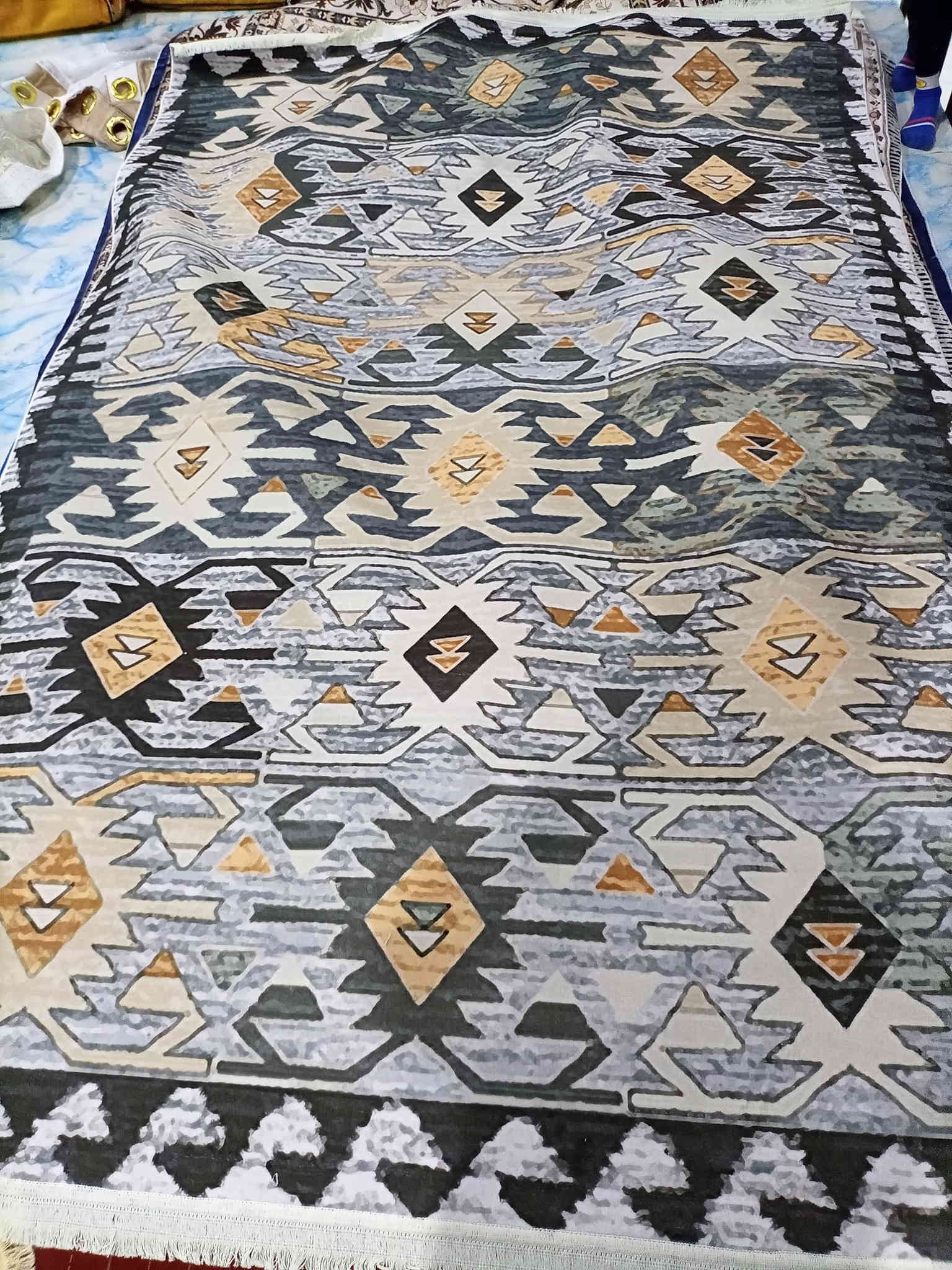 كلاودي درجه اولى ضهر كابوي رصاصي 
قياس 2ب3 ستندر
***********
