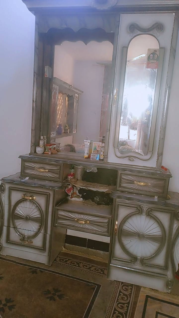 قر فه خشاب اللبيع توه ما خذ هه جديده سعره ٩٠٠ وبيه مجال ***********
