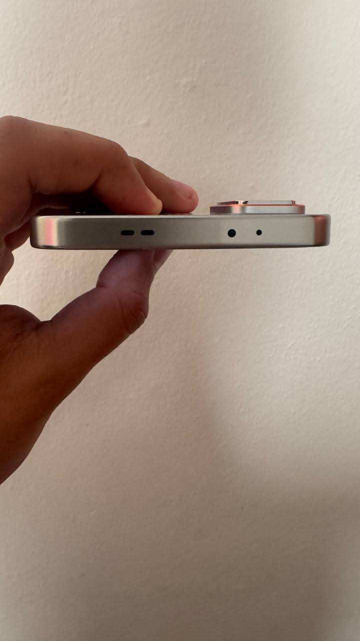 للبيع او مراوس
📱 انفنكس GT 30 Pro

🔹 مستعمل نظيف جداً
🔹 كامل الملحقات ✔️
🔹 الذاكرة: 256GB
🔹 الرام: 12GB + 8GB رام افتراضي
🔹 المعالج: Dimensity 8350 Ultimate (وحش فئة الألعاب)
 يشتغل 120 فريم ثابت 🎮
🔹 الشاشة: AMOLED
🔹 التردد: 144Hz
🔹 الكاميرات:4k 60fps 
  📸 108MP + 8MP
  🤳 13MP
🔹 البطارية: 5500mAh
🔹 الشحن:
  ⚡ 45W سلكي
  ⚡ 30W لاسلكي
🔹 إضاءة خلفية RGB Gaming 🔥
🔹 شفتات  للألعاب 🎯
🔹 سماعات ستيريو 
للمراوس حسب القناعة
السعر خاص


**إذا كنت صاحب هذا الإعلان وتريد حذفه لأي سبب، رجاءا أرسل رسالة إلى الدعم الفني**