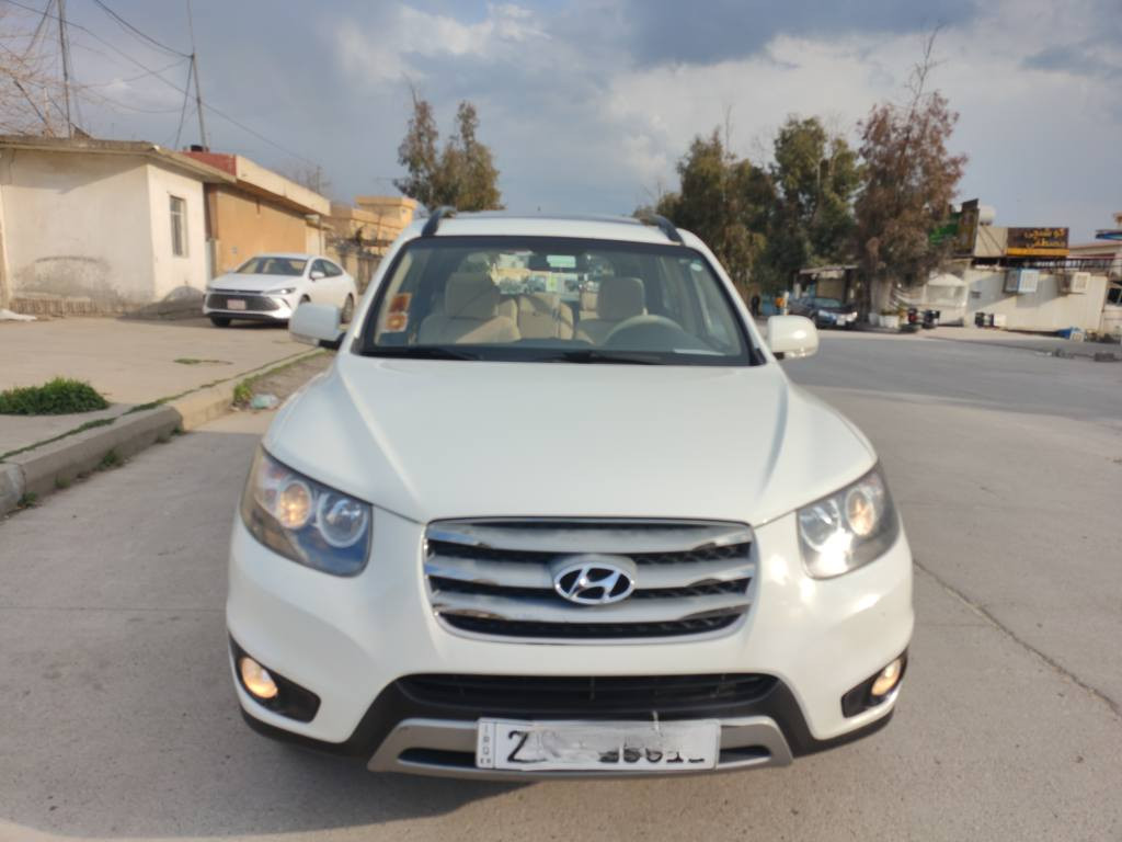 Santafe 2012
 هۆندای سانتافی ٢٠١٢ خلیجی
بێ بۆیاخ 
ماوەی ڕۆشتن ١٨٥٠٠٠کم
مواسەفات فول فول ٦ بستۆن مەکینە ٣.٥
سلاید و ئاوێنە شەفت و ٧ نەفەری و٢  بەسمە و تەبرید مەرکەزی و کوشن کارەبا و حاسە و کامێرا و ئاوێنەی دژە فول 
سەیارەکە لۆک لۆکە بە شەرتی ئەوەی گێر و مەکینەی عەیبی نەبێ 
نرخی 170 گەڵا 
*********** السليمانية, العراق
