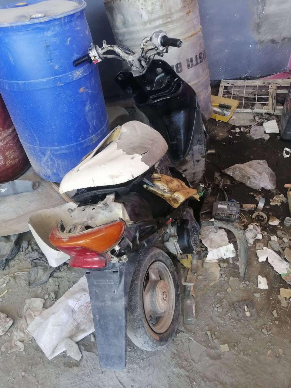 سلام عليكم دراجه عصفوريه البيع سعر85وبيهي مجال درجه كامله كفرات نقصهي بس كابريتر دراجه شغاله وصالنصه موجوده وكله كامله مكاني مسيب حي العسكري رقم***********
