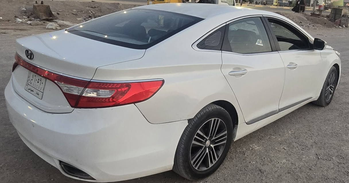 ازيرا موديل 2014 خليجي

رقم بغداد سنوية 2027

فول عده البصمه والفتحة

تبريد ثلج قطعتين

كير محرك كفالة 

تخم تاير صدر جديد 

محرك 6 اسلندر 

شاشة كامرة دوارة 

تحكم استيرين 

حساسات خلفي 

اهوية مصفات بعد بيها 

ويل اكروم كهربايات جاهزة 

صبغ بيها مكانات ابيع احزام

مكان السيارة بلكوت مركز مدينة

السعر المطلوب /130\وبيها مجال 

/***********\***********
