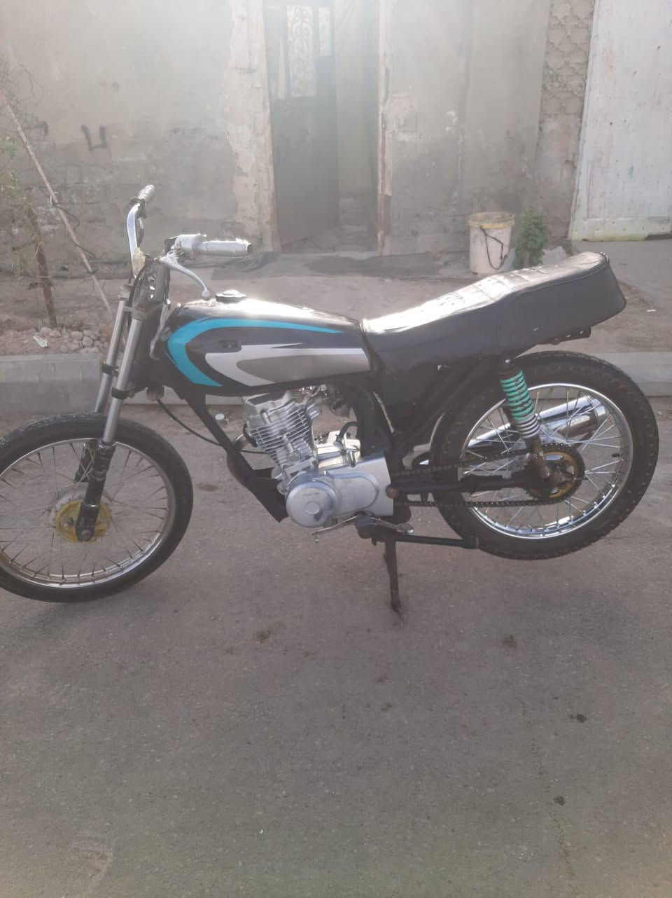 للبيع نضافه فول سعرها 550 وبيه مجال
*********** 
ناصريه مركز
