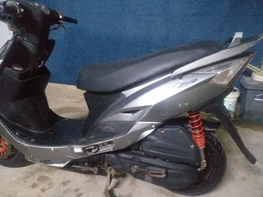 دراجه كامكو للبيع 
الدراجه ختم واحد ويه المكينه 
الدراجه ما مفتوحه مكينه لك 
دبل امامي خلفي شغال 
لايت امامي شغال 
اصطاب خلفي شغال 
عداد كيلو متر شغال 
دراجه على الابلاد  

سعره ٦٠٠ الف 

رقم ***********
