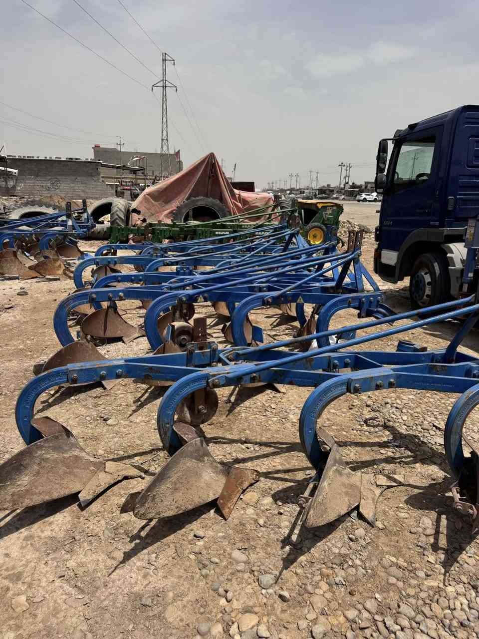 يوجد جميع المعدات الزراعيه فدان من حجم10الى16 دسك حجم 18 و24 و28 مكان واسط الزبيديه***********
