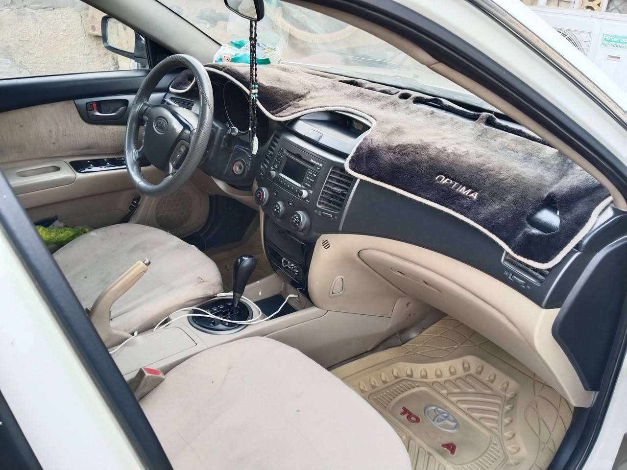 السلام عليكم وبتمه 2010 سياره فول مواصفات من عده البصمه مكفوله بسمي  السعر 135رقم الهاتف ***********
