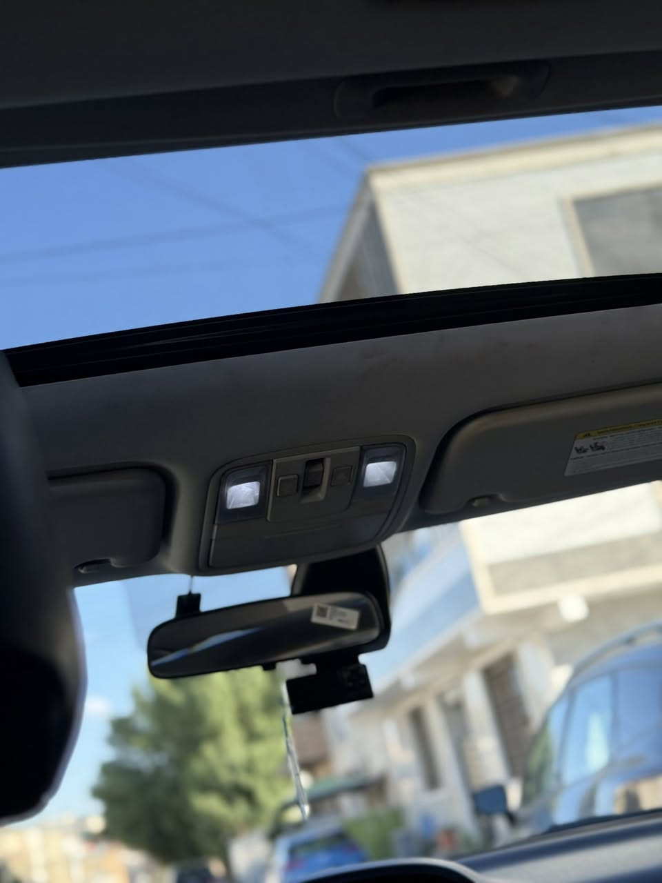 رمضان كريم
كيا سول 2022 وارد امريكا  مرقم بغداد باسمي تحويل ثاني يوم والرقم الدولي الجديد 
حادثها بنيد وجاملغ ايرباك دركه فقط 
وبيها كلير بامريكا بالباب الخلفي الايمن وداير جاملغ خلفي 
السياره ماشيه 54 الف وجاهزه من كلشي 
محرك وكير وتبريد وحداديه كفاله وجديده 
سلايد روف 
محرك 2000 دوش 
لايت عدسان 
بلوكترات عدسات زينون 
بك لايت دايود 
رادار امامي 
نقط عمياء 
تحديد مسار 
شاشه كبيره تدعم اندرويد وابل كار بلي 
تدفئه كشنات واستيرن 
اوتوا استوب 
كامره خلفيه داوره 
توقف ذاتي بالرجوع 
السياره مواصفاتها حلوه وجاهزه من كلشي 
ورايدها 129$ 
والاتصال *********** 
بغداد / الوزيريه
