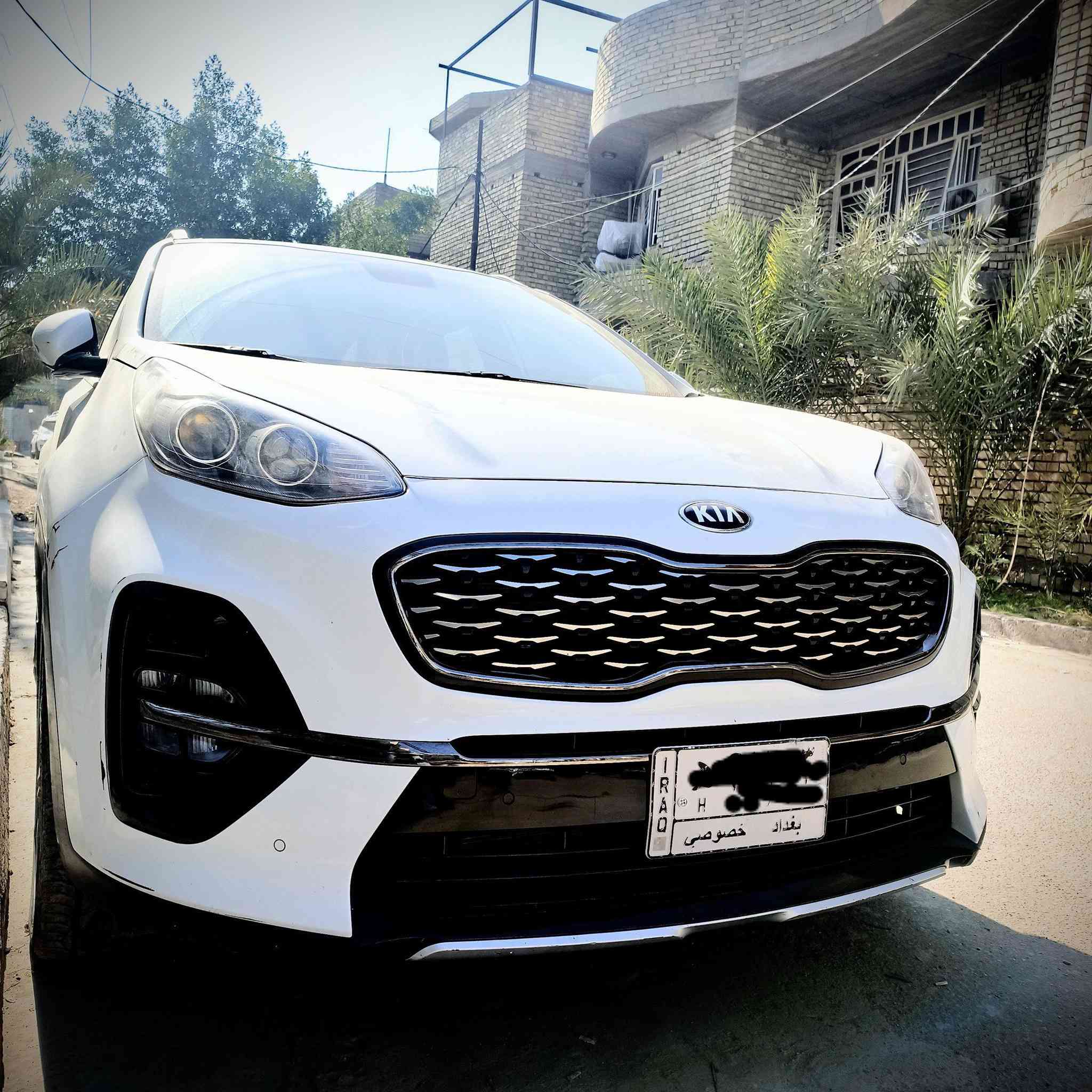 السلام عليكم
سبورتج موديل 2020 GT line
ماشيه 95
مكفوله من الصبغ + بيه طخه في الباب كما موضحه بلصوره 
السعر/215
المكان / بغداد البلديات 
للاستفسار/ ***********
