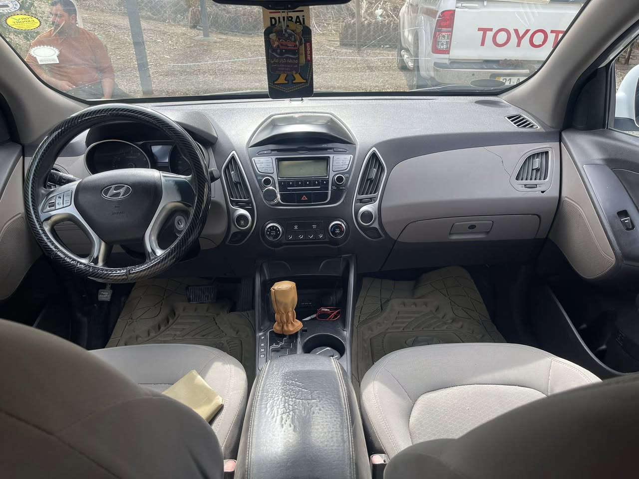 للبيع توسان 2013 خليجي

ماشيه ١٧٦رقم اربيل بأسمي سنوية لل٢٧

اللون  ( ابيض)
ويل كب الكبير 

محرك 2000
السيارة جاهزة مال جناي تخم تاير
باتري جديد منظومة بانزين كاملة 
صدر كلة جديد
اشاير بالمري
بيهة بنيد امبدل وكالة/جاملغ ايسر شبر بارد مصبوغ
رقم الهاتف ‏***********
العنوان واسط ( النعمانية)
