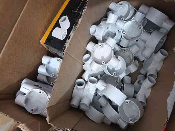 السلام عليكم بوري كهرباء مع ملحقاته سعر الربطه ٤٢
سوق الشيوخ حي العسكري شارع المحوله 
***********
***********
