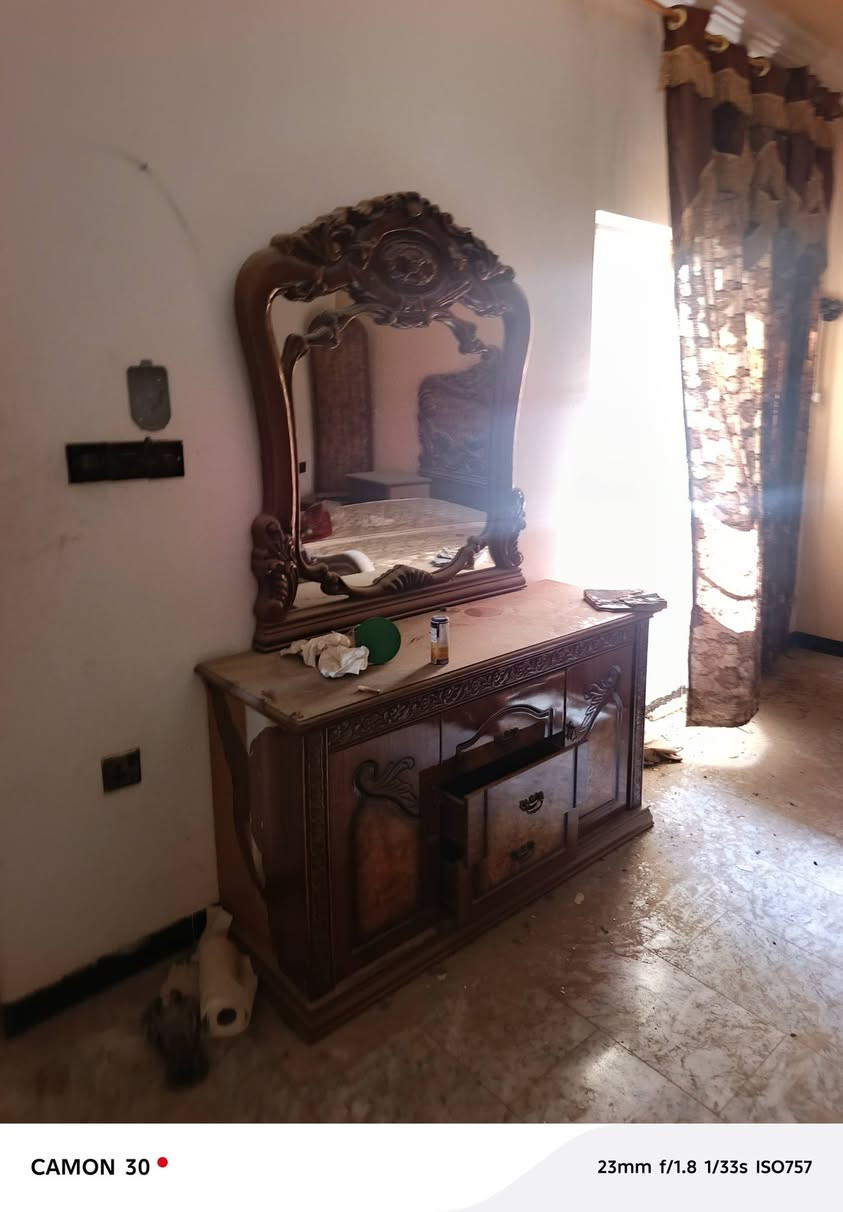 للبيع غرفه ماليزي السعر ٥٠٠وبيها مجال ٦قطع مكان بغداد حي القاهره ***********
