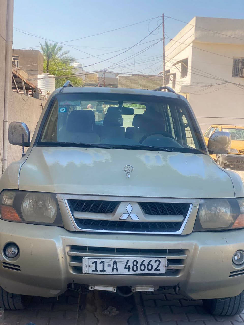 سلام عليكم سياره باجيرو موديل 6بيه جراد شويه السياره جاهزه من كلشي اي نقص ما بيه تخم تاير صدر امي خالفي نضيف كهربيت كله شغاله تبريد 3قطع ويه السويج رقم بغداد باسمي مباشر تحول مكاني بغداد مكينه 3800 صرف عتيادي حلوه حل المكينه 3500يعني صرف طبيعي مكينه 6سندر سعره 72وبيه مجال ال شراي  كلشي موضح بل فديو  هذني رقامي بيهن وتساب ***********.         ***********
