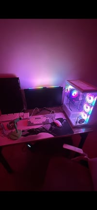 للبيع PC Gaming بحالة ممتازة، مع كامل الملحقات. استعمال جدا قليل مصار ...