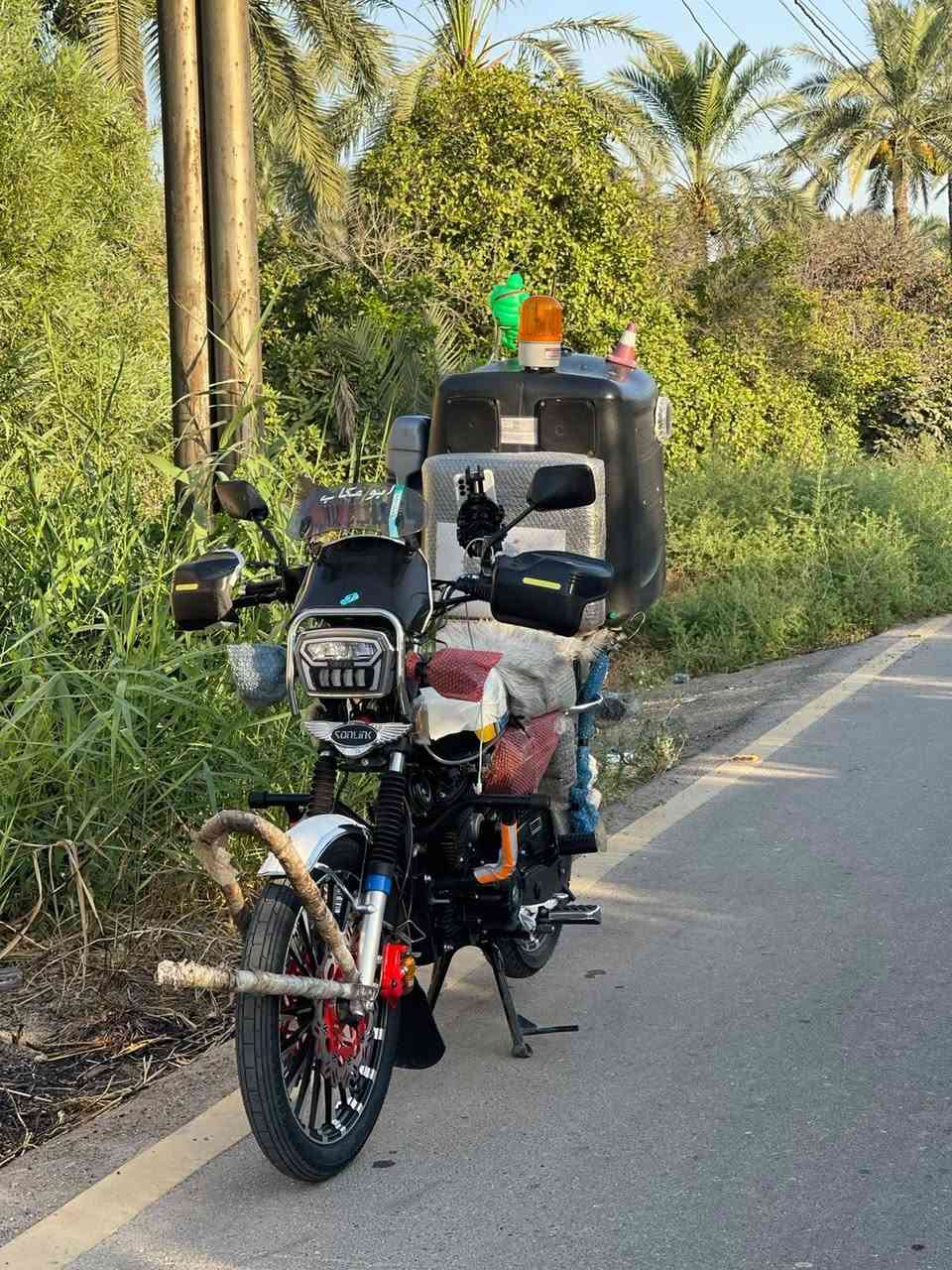 سلام عليكم دراجه للبيع سونك  مكينه ضاغطه وزنجيل موديل 26 دراجه جديده ماشيه 1500 مكينه 250cc مكان بغداد سلمان باك سعر خاص هذا الرقم ***********
