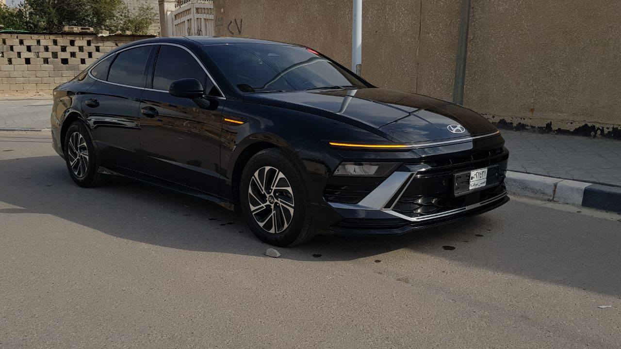 سوناتا 2024 هايبرد وارد كوري 
السياره كفاله عامه 
داخل جلد اسود ملكي 
تدفئة ستيرن 
كير تعليك 
تشغيل عن بعد 
الشاشه بنورميه متصله
ابل كار واندرويد اوتو 
رادار امامي وحاساسات 
امامي خلفي 
السيارة وارد كوري تختلف عن الوارد الامريكي 
والخليجي بالمواصفات والعزل،  السياره فحص مؤقت 
تترقم اي محافظة والرقم مجاني مكان السياره البصره 
الزبير ***********
*********** الزبير, البصرة
