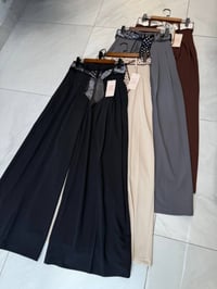 ملابس • أسود