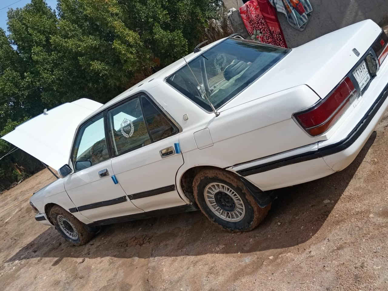 سيدان لبيع موديل 90 رقم قادسيه سنويه صار شهر صاقطه مالكه بسماوه سعر 35 وبيه مجال مكان سماوه الاستفسار ع الرقم  ***********
