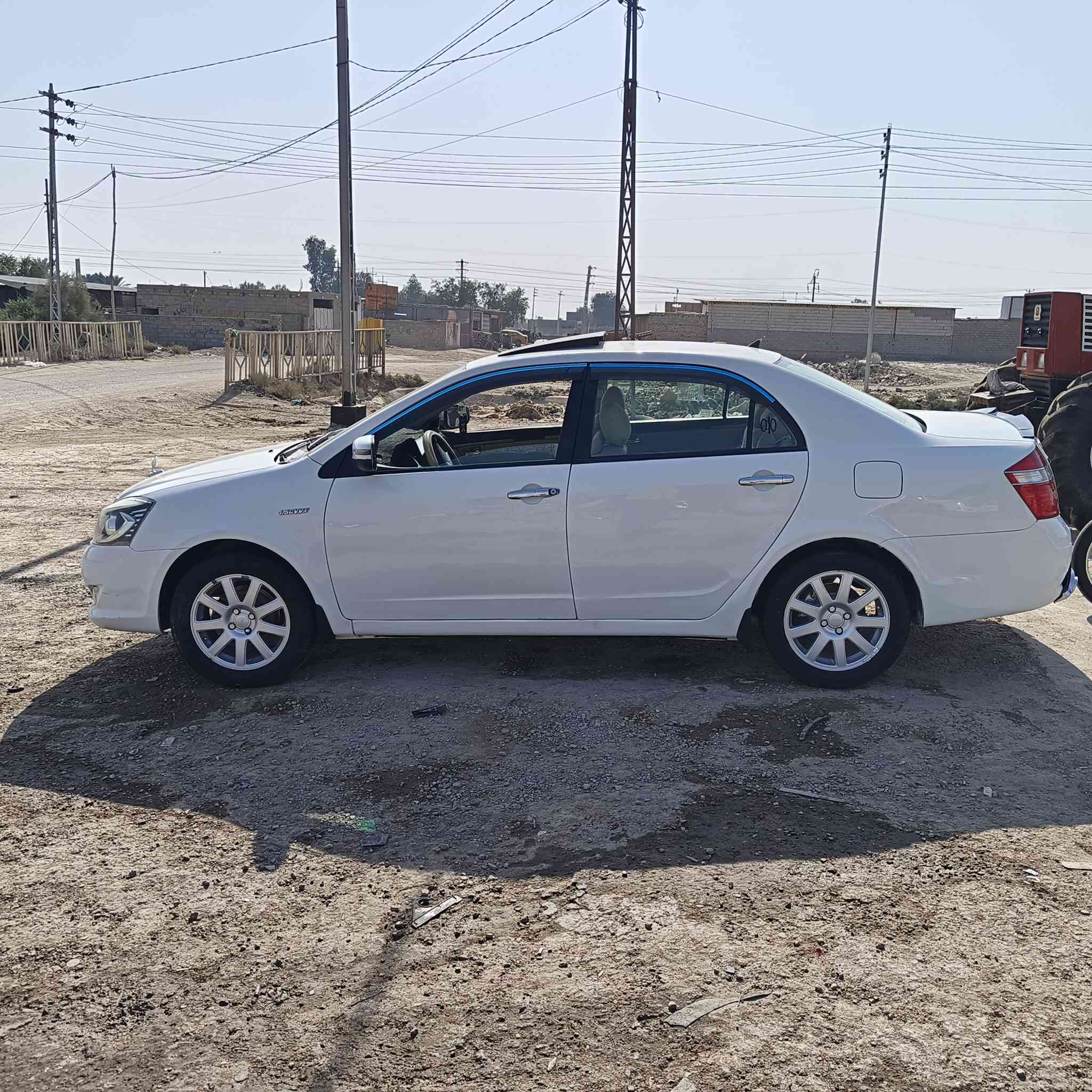 جيلي موبل للبيع 2013 جاهزه ما ناقصه شي رقم بغداد ولا فلس مطلوبه راعيه يمي مصبوغه حزام بدون ضرر مكانه ديوانيه قضاء عفك سعر 45وبيه مجال للشراي ***********
