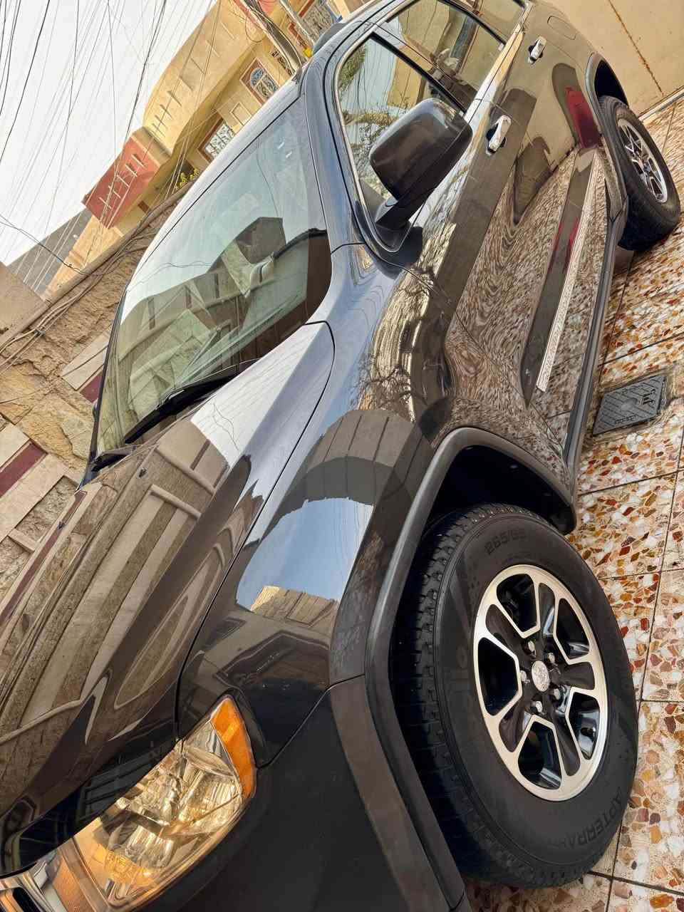 السلام عليكم جيب 2011 للبيع وارد امريكي كلين مكفولة كفالة عامة من كلشي ماشية ١٢٠ الف بعدها جديدة السيارة جديد جداً صدر  وتخم تاير جاهزة من كل النواحي موصفات كشنات كهرباء بصمة شاشة كبيرة كامرة خلفية حساسات وباقي الموصفات المعروفة كير مكينة خير من الله السعر 152وبيها مجال حك الجية المكان بغداد السيدية رقمي *********** بغداد, العراق
