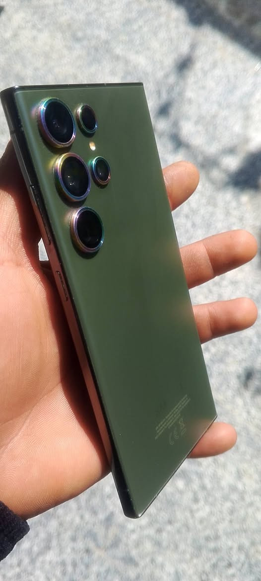 السلام عليكم
للبيع اس 23 الترا 
الجهاز ما مفتوح والله لعضيم
وما صارلي هوايه من اخذته
سعر الجهاز 800 وبيه مجال
الرقم للستفسار ***********
