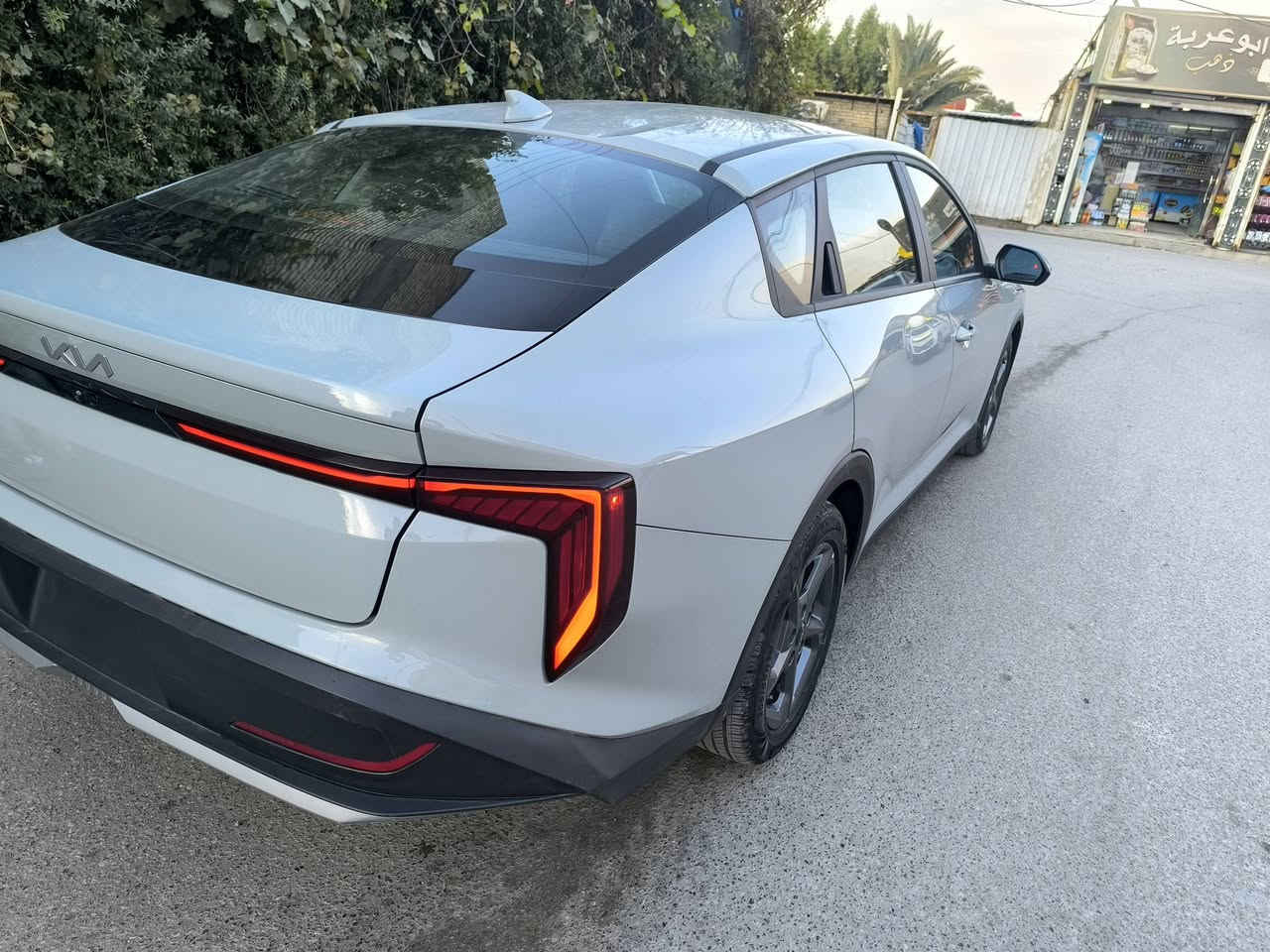 الفورتي الشكل الجديد كلياً موديل
KAi K4  25 ( وارد امريكي ) . 
ماشية 11 الف  فقط . 
لون مميز سمنتي 
حادث بسيط قطعة وحدة فقط بنيد 
( بنيد صبغ فقط ليبلغ واحد السيارة )
مواصفات ( محرك 2000 دوش سمارت ذكي . بصمة تشغيل وابواب وصندوك ، تشغيل عن بعد ، شاشة ايباد كبيرة ، كاميرا خلفية ، ويل كب ، سايد بريك دكمة ، لد نهاري شمسي ، لايت 3 عدسات زنون بلادي ، بك لايت لد ، رادارات 360 ومانع توقف ، نقاط عمياء ، كروس سرعة ، مانع انزلاق ، تحديد مسار ، اوتو هولد ، نظامين قيادة ، وباقي مواصفات LX . المعروفة ) . حجر بشرط بلادي .
السعر / 158$  مكلف بلنشر 
الشراي يتصل على رقم ويدلل ***********
مكان / بغداد البلديات . وأي تفاصيل راسل واتساب او اتصل
