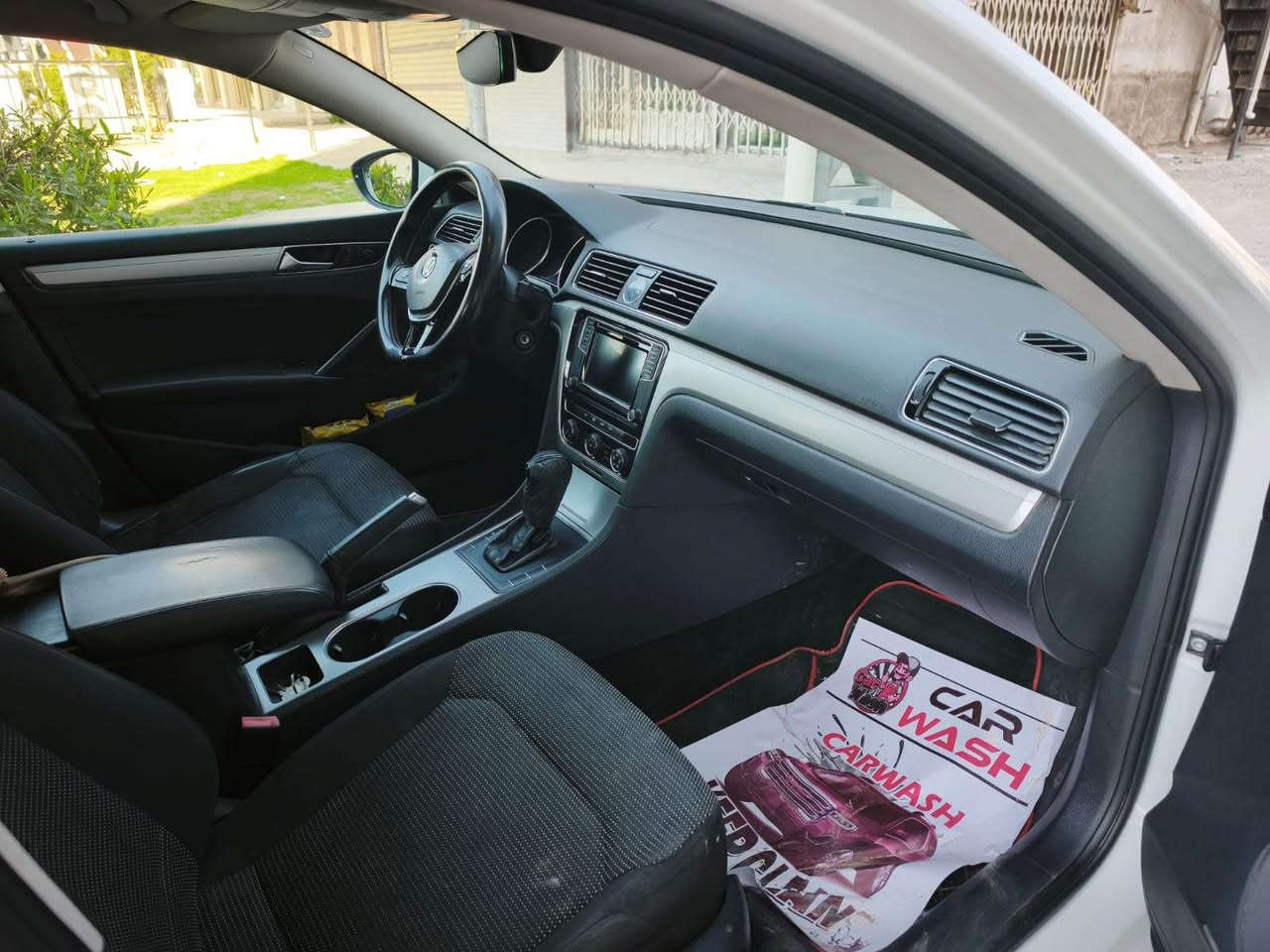 باسات موديل 2017 خليجي 
سنوي جديد باسمي
بس طرف سايق باخ بدون ضرب بشرط فحص 
سيارة مل بيت جاهزة 
ماشي 136 الف
سعر 160
***********
كركوك طريق بغداد كركوك, العراق
