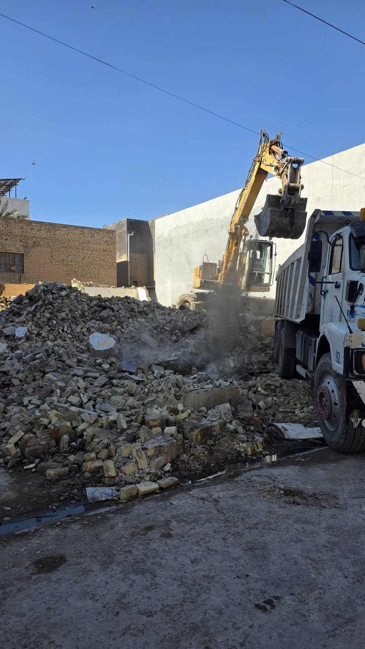 تلفيش الدور في بعقوبة 
رفع الانقاض 
مع سبيس وحادلة 
***********
