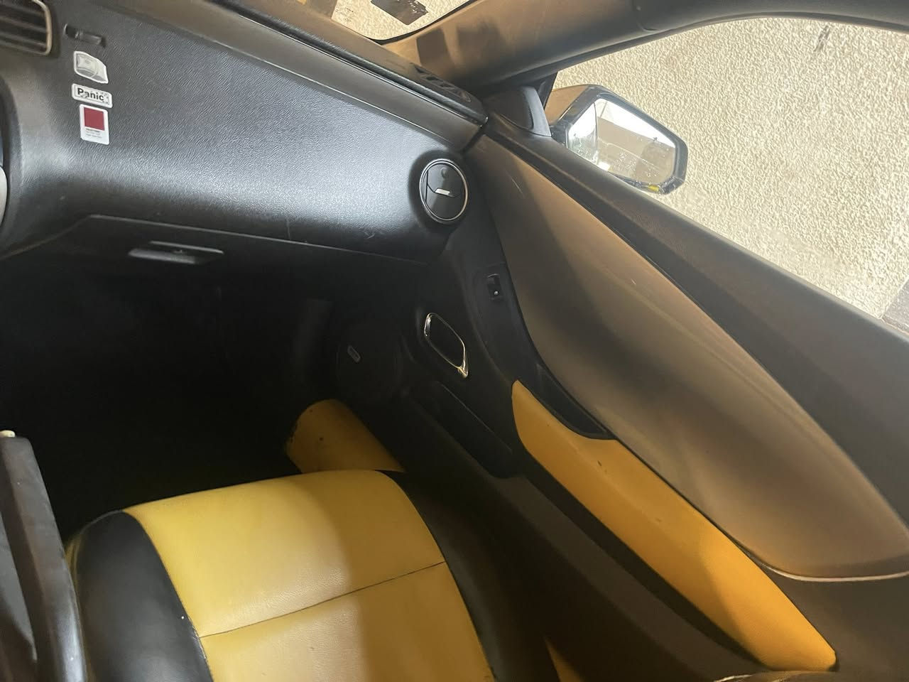 تحيه طيبه للبيع كمارو موديل 2010 فول فول مكينه ٦ كير اوتو مكينه جديده مشدوده رقم بغداد سنويه لل٣٠ هزه جديده نقصها بس صدر نص عمر وارد أمريكي ضربه جاملغ خلفي وبلعراق حزام صبغ مكاني بغداد علخدمي مال مطار رقمي *********** سعر 75 ورقه بيع فقط بدون مراوس وشكرا
