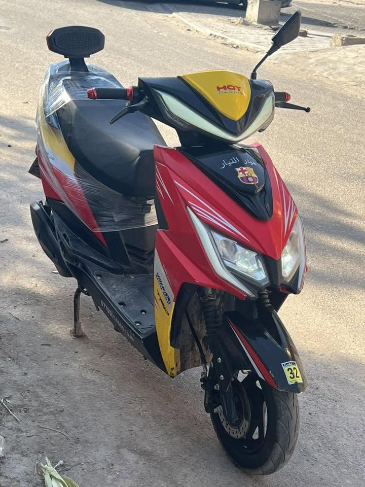 دراجه شحن سكنس ست بطاريات 🔋 دراجه كامله لا يوجد نقص كهربائيات كامله موديل 25 الشحنه الوحده طول ثلث ايام تمشيك اكثر من 80 كيلو 
المكان البصرة مشراك القديم 
السعر 500 🎈 
***********

