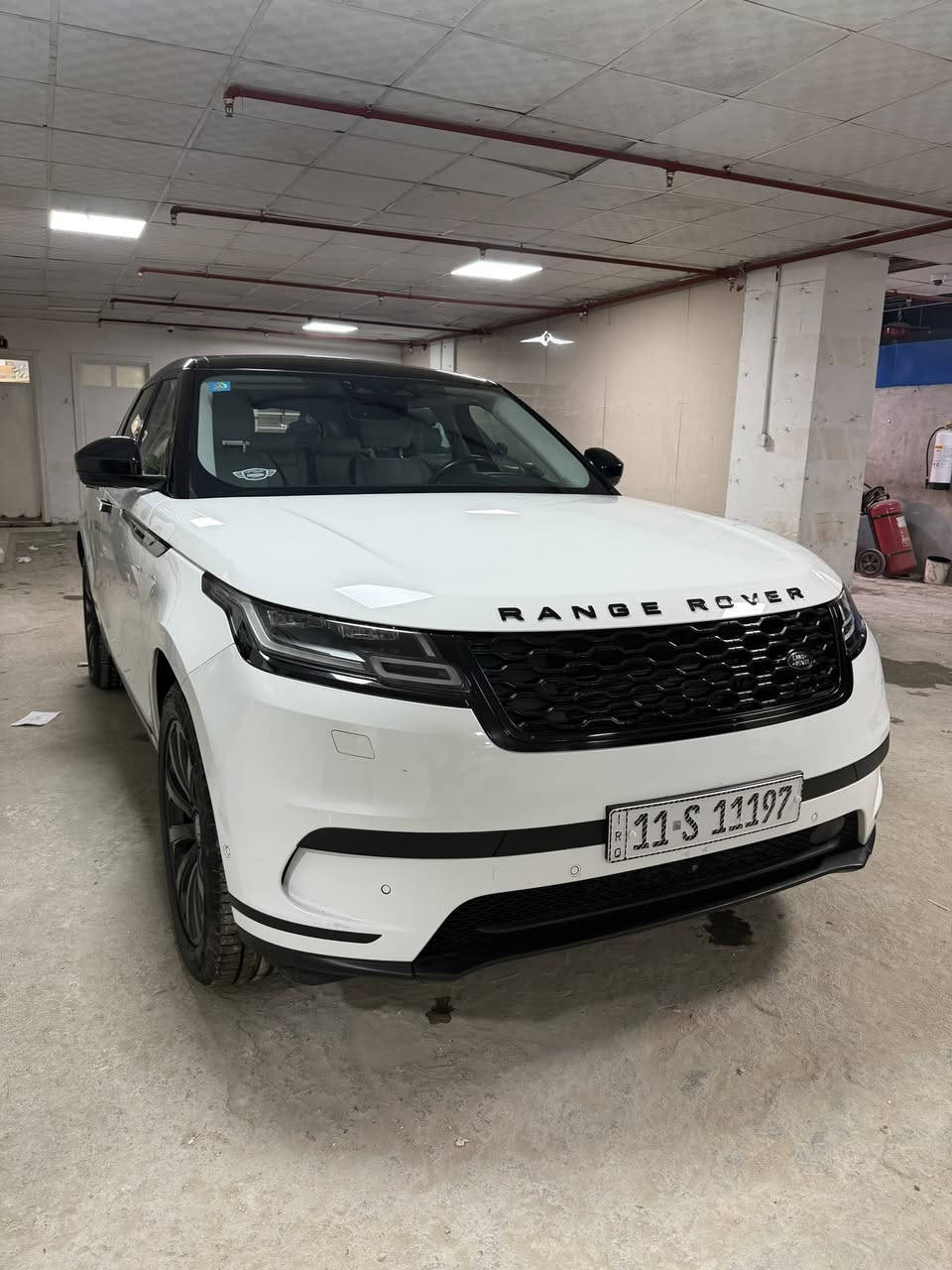 🚗 للبيع : رانج روفر فيلار 2021
للبيع او مراوس حسب القناعة 
📊 المسافة المقطوعة: ٦٠ كيلومتر
⚙️ المواصفات :فول الفول داينمك 
. كامرات 360 
• دفع رباعي 
• ناقل حركة أوتوماتيكي 8 سرعات 
• نظام معلومات وترفيه بشاشتين لمس تعمل باللمس + نظام Apple CarPlay وAndroid Auto 
• نظام شحن لاسلكي للهواتف الذكية 
• نظام صوتي فاخر
• تكييف هواء ثنائي المناطق 
• حساسات أمامية وخلفية + كاميرا خلفية 
• تنبيه البقعة العمياء وتنبيه المرور الخلفي 
• مقاعد جلد فاخرة وتسخين أمامي وخلفي
• عجلات ألمنيوم 20 إنش
• نظام تثبيت السرعة الذكي 
• شاشة عدادات رقمية 

⚠️ بدون ضرر
• وارد خليجي – داخل ضمان الوكالة 
سردار 
•مغلفة bbf
• مكفولة من الأضرار

📌 تفاصيل إضافية:
• رقم السيارة بغداد مشروع وطني مميز 
• باسم المالك – تحويل مباشر
• لون السيارة: ابيض 
.
📍 مكان السيارة: بغداد سيدية
***********
