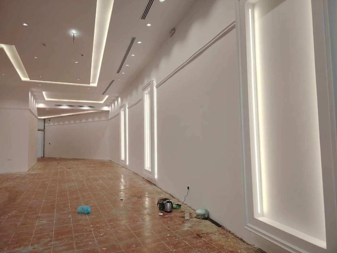 احدث التصاميم والديكورات
بكادر مختص
دقة والتزام بمواعيد العمل
افضل انواع المواد والصبغ
وبأسعار مناسبه
يوجد لدينا كادر مختص للكهرباء 
للتواصل وتساب
***********
