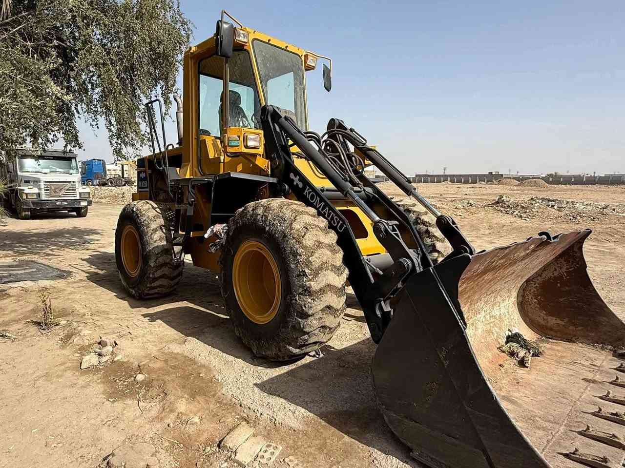 للبيع شفل كوماتسو حجم 250 بدون اوراق مكفول من السرقه والعشائر السعر  85  💵ورقه للستفسار📞 ***********
