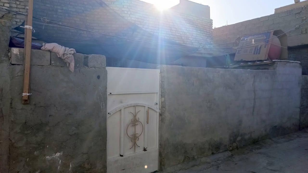 سلام عليكم دار للبيع مكان بغداد مدينة الصدر الدسيم قرب حسينية الرجل اصالح الدار مساحتة ١٦٠ متر واجيهة ٨ ول نزال ٢٠ بناء البيت نص طابوك ونص بلوك وباقي التفاصيل ول صور خاص سعر الدار ٨٤ وبي مجال ***********
