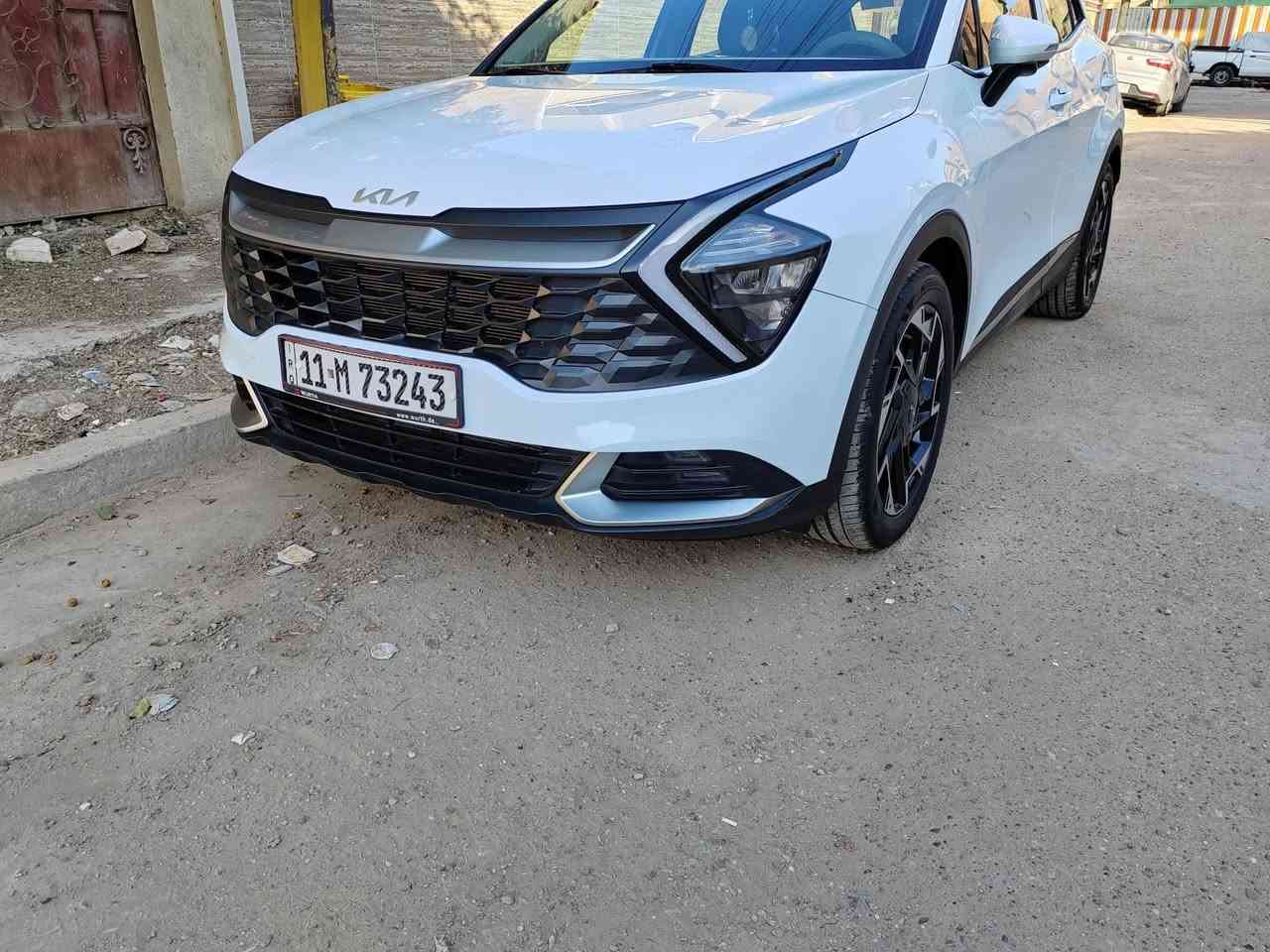 سبورتج ٢٠٢٢ خليجي بسمي  الشركة الدولية محرك ٢٠٠٠ دوش سويج بيها شخط بين البابين السايق والي وراه ونصبغن البابين وبيها بارد بسيط محرك كير مكفولات بدون نقص برغي تخم تاير جديد السعر ١٩٠ مكان بغداد حي اور ***********
