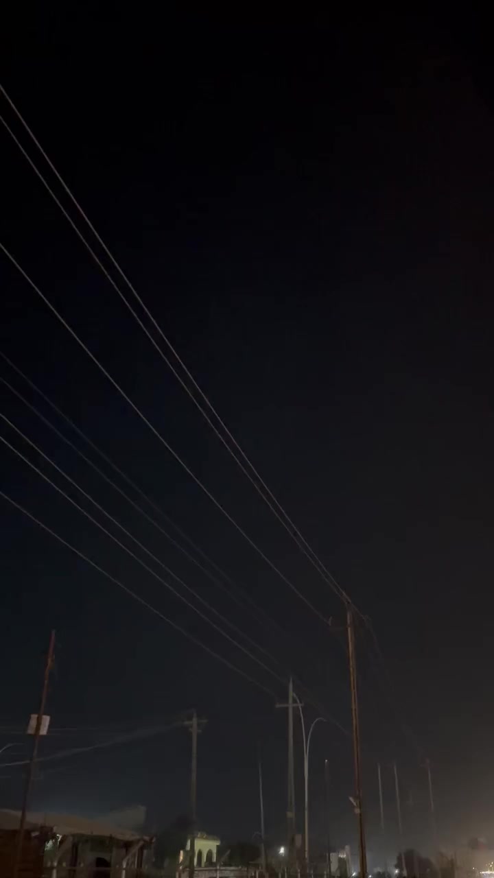 دراجه ماكس منغولي كامله من كلشي اي نقص مابيه دراجه حاويه ماصارله هواي من طالعه دراجه شعله ومعدل كهربائيات اشاير لايت بك لايت كله شغالل كله شغال دبلات امامي خلفي شغال بريكات مابيهن اي مشكله تجي وتفحص الدراجه اذا طلع بيه نقص دراجه ملاحه قوي كفراتها الاصليه وياه لون رصاصي وذني الماروني  هديه وياه السعر 950 وبيه مجال *********** متواجد واتساب وع خط فقط..
