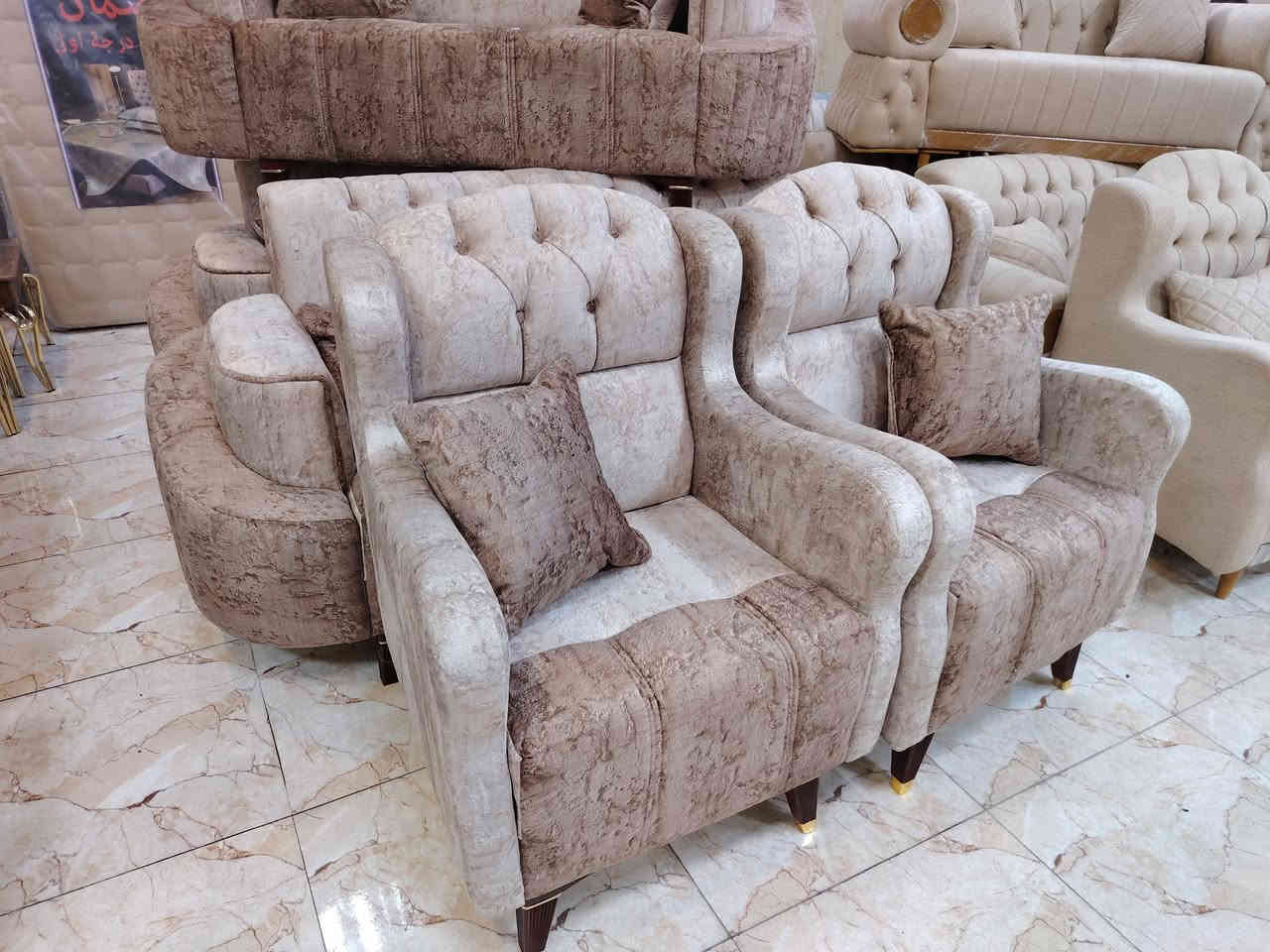 ⚜️👑 مجمع ابو بلاش للاثاث 👑⚜️.
تخم قنفات مودرن تركي 10مقعد تسكام ضمان سنتين 
جميع اللوان متوفر مختلف المديلات والقياسات صار عنده مراوس القديم بالجديد صار عدنه نضام القصد📌 العنوان كربلاء طريق الحر مجاور معمل الثلج  مقابيل الاتحاد الرياضي اي ستفسار الاتصال  يوجد واتساب 👈***********👉👈***********👉
