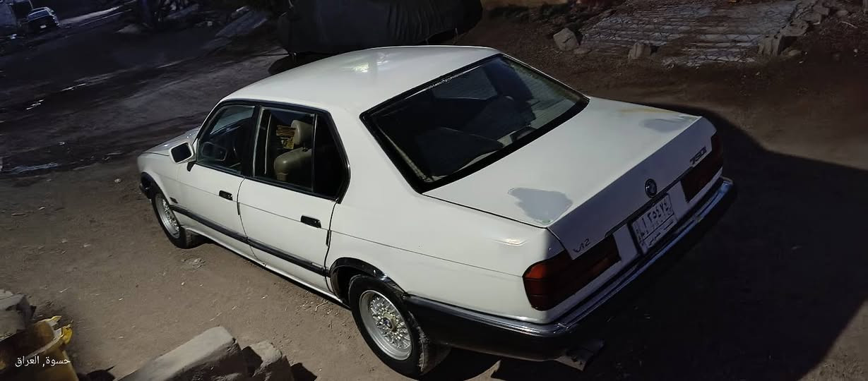 السلام عليكم بي إم 750i محرك 44 V8 بيها لاستيك ولف رقم قادسيه راعيها يريد تحويل 
السيارة حداديه 100% مراوس فقط خاص مفتوح الرقم ‏‪***********‬‏
