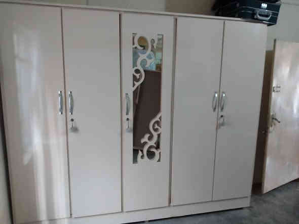 سلام عليكم ورحمة الله وبركاته اخواني عندي غرفة نوم جديد اي كسر ما بي 
سعره 500 الف بي مجال 
مكاني كركوك 
للاستفسار اتصال الرقم 
***********
