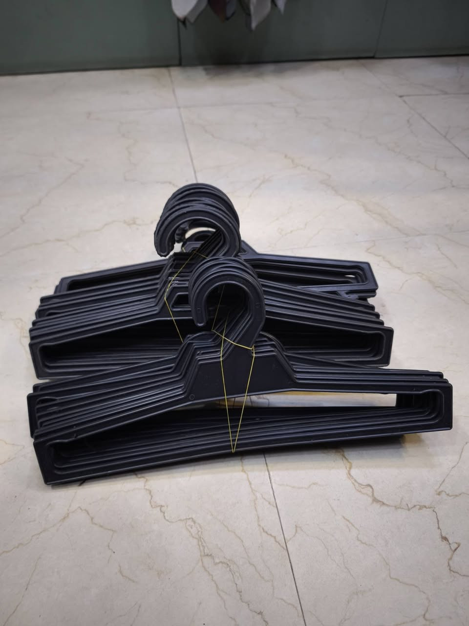 تعاليك جمله بلاستك كلش نضاف سعر الدرزن  1.500  الف ونص متوفر كميات  متوفر توصيل***********
