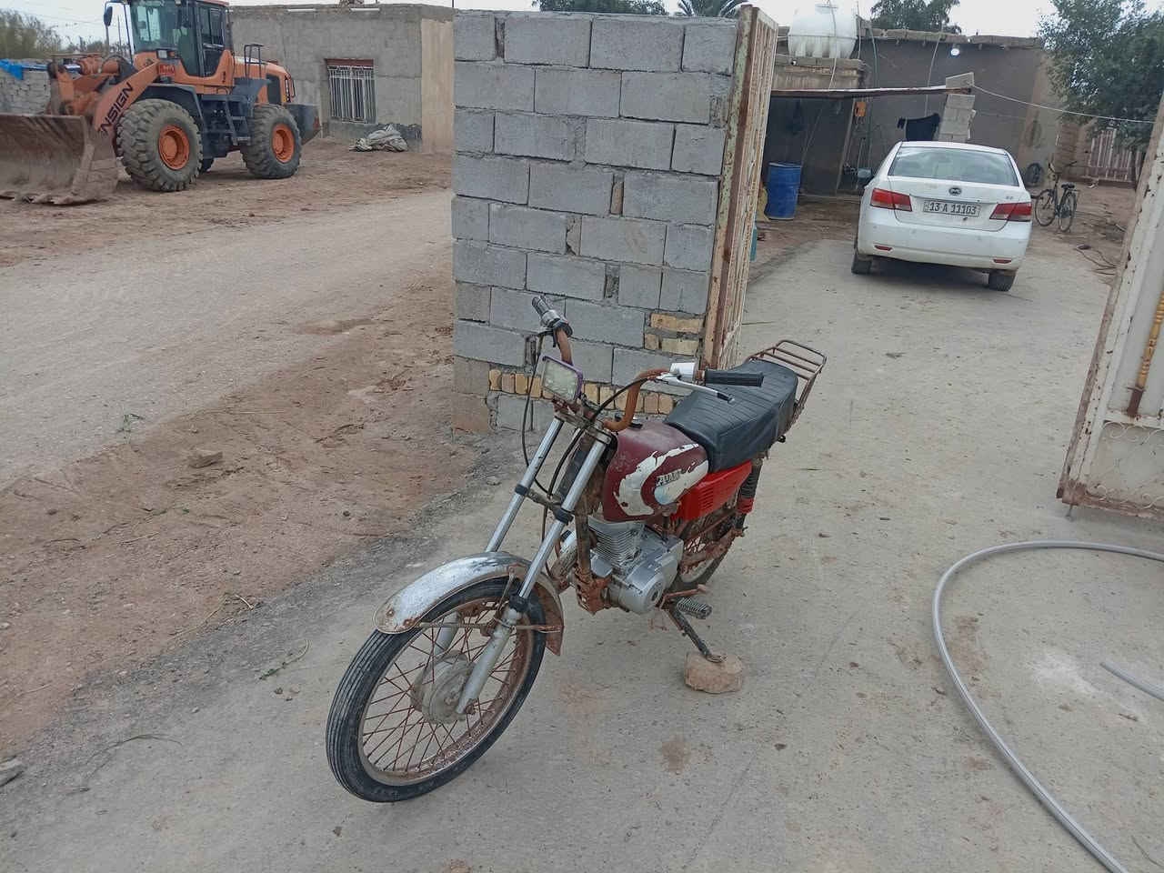 سلام عليكم دراجه للبيع أوراق موديل 11 مكينه جديده مكان ميسان الكحلاء رقم ***********
