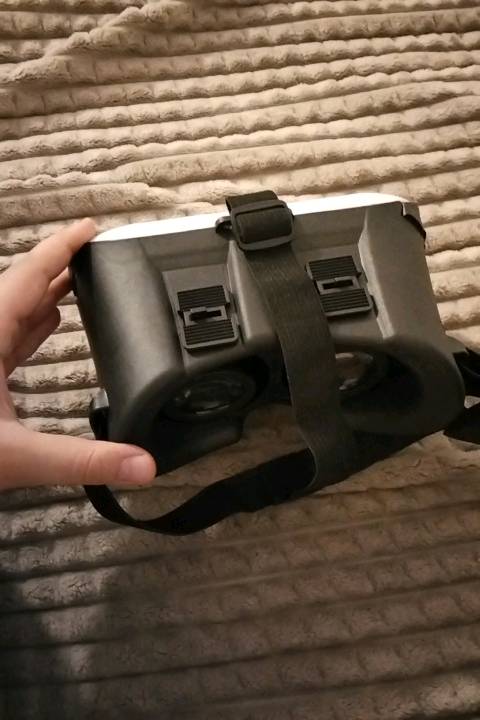 نضاره VR BOXمستعمله مرتين فقط لا يوجد أي خلل فيها
