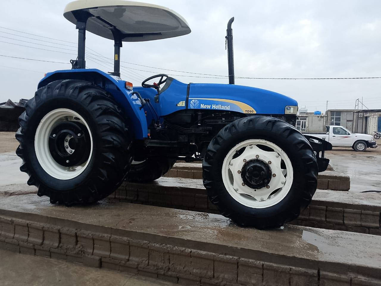 نيوهولند حجم 90 سوبر 
مكفوله كفاله عامه شرط شركه ***********
