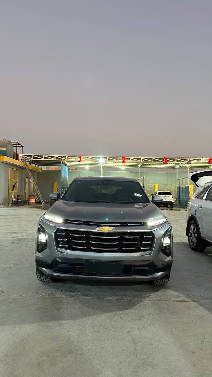 السلام عليكم إذا مو شراي لا تتصل *********** عنواني الكوت
شيفروليه كوينكس (بدون رقم)  2025
نفس القديم بس شكل يختلف واجت أعلى بهواي
موديل 2025 زيرو ما ماشية بس الف
لا صبغ لا شاصي لا لغد لا راديتر
تبديل قطعتين نفس اللون (بدون صبغ نهائيا) 
((سعرها 230 ورقة وبيها مجال)) 
مواصفات LT
شاشات متصلة كبيرة ، كيرها تعليك، قطعتين تبريد خلفي، حساسات ، رادارات، تحديد مسار قيادة ذاتية، تحذير تصادم ،نقط عمياء ٫كاميرا خلفية، مساعد ركن، نظام دفع رباعي، مثبت سرعة, مري هيتر, فرامل طوارئ اوتماتيكي , مقاعد تدفئة، اضاءة محيطية داخل السيارة
 نظام Google built-in عرض الخرائط على الشاشات ومساعدة  السائق وتحديد الاتجاهات وضبط التكييف وتشغيل الموسيقى
نظام ntelliBeam يشغل ويطفي الضوء العالي حسب الظروف إلي امامك
