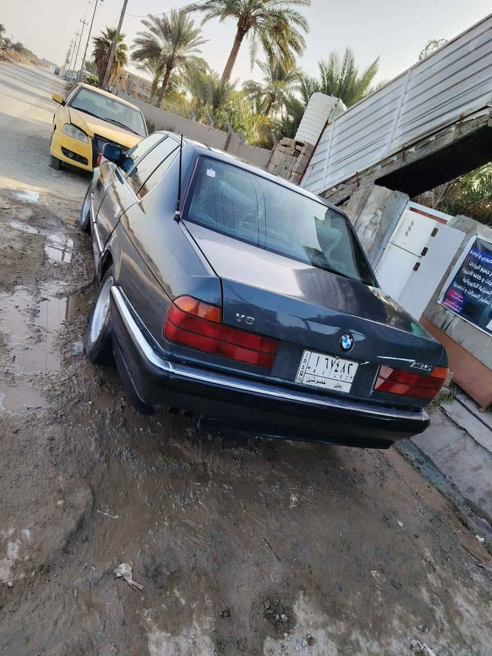 BM موديل 90محدثه  حجم735 نضافه 100/100 مالك موجود مصبوغه للجماليه كهربائيات خير من الله شاشه  دوشمه كامله فقط بيه خربطه بسيطه بالجويتر رقمي ***********سعر 53وبيه مجال بسيط
