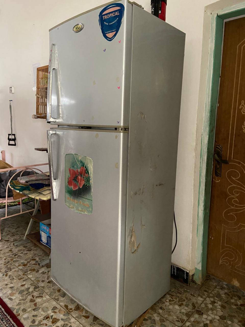 عندي هاي الثلاجة للبيع شغالة وحلوة وخير من الله 
مشحونه فقط غاز تجي وتشوف بعينك سعر 150 كوت حي الحكيم .


**إذا كنت صاحب هذا الإعلان وتريد حذفه لأي سبب، رجاءا أرسل رسالة إلى الدعم الفني**