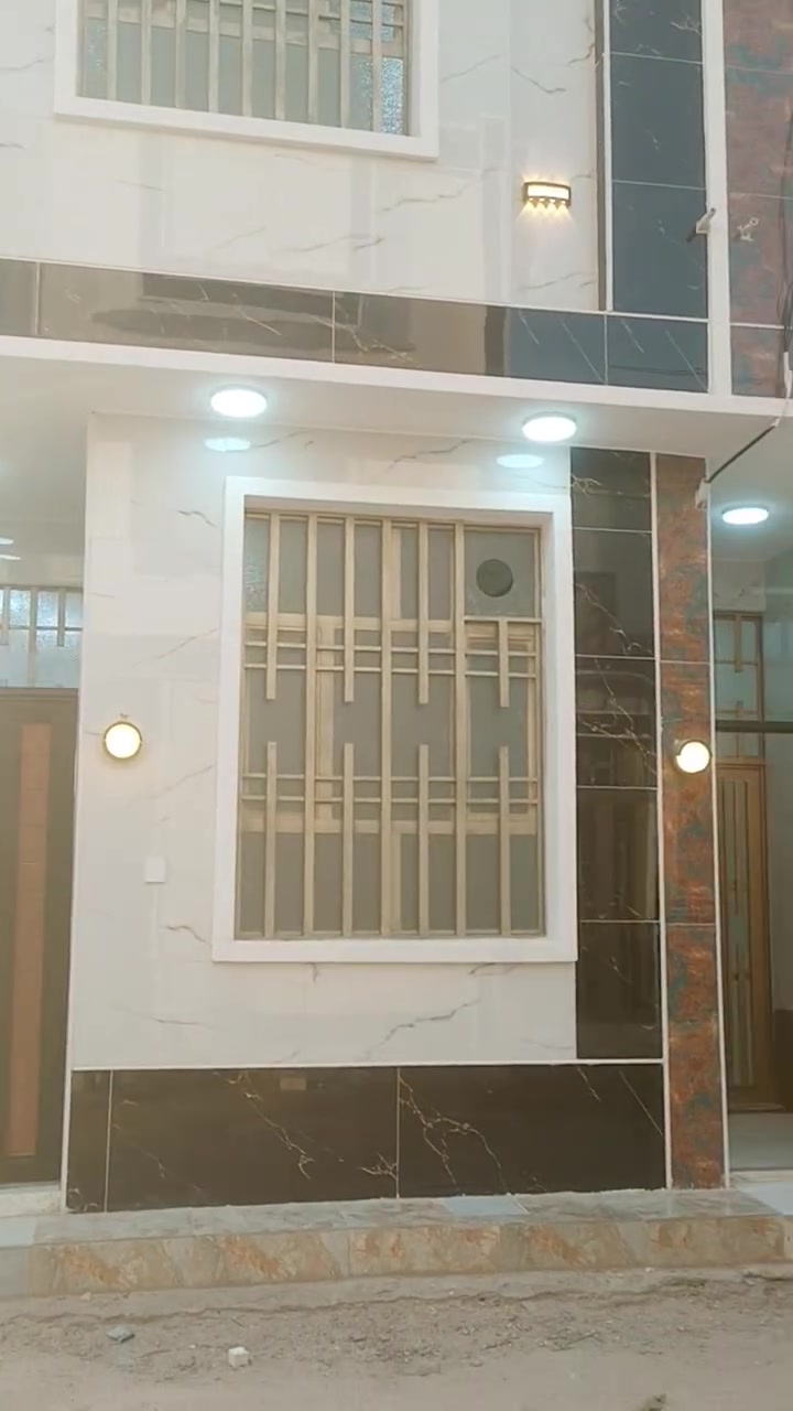 (مناسب سعره )السلام عليكم بيتين للبيع المساحه الواحد   50 متر طابقين 3 غرف نوم طابو زراعي ملك صرف  سند 25 اقرار محكمه من صاحب الارض مباشر بأسمك يتحول مكانهن في حي العباس الفرع الثالث بسايد الرجعه لبغداد من تيل 12 اله مدخل واله مدخل ثاني من تيل 25 كلش قريب علحولي مال حي العباس بناء راقي جدا طابوق تسليح .. يبعد كيلوين ونص عن الامام متوفر كافة الخدمات السعر الواحد 77  وبي مجال ***********
