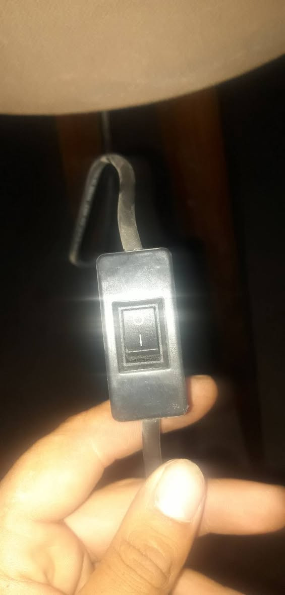 سعر 15 الف عراقي يوجد توصيل كافة بغداد 5 الاف
تيبلام خشب صاج تركي 
يعمل على 220v منفذ خطين يمكن تركيبه على اي نقطة 
نوع الاضائةLED اقتصادي 
متواجد على الخاص


**إذا كنت صاحب هذا الإعلان وتريد حذفه لأي سبب، رجاءا أرسل رسالة إلى الدعم الفني**