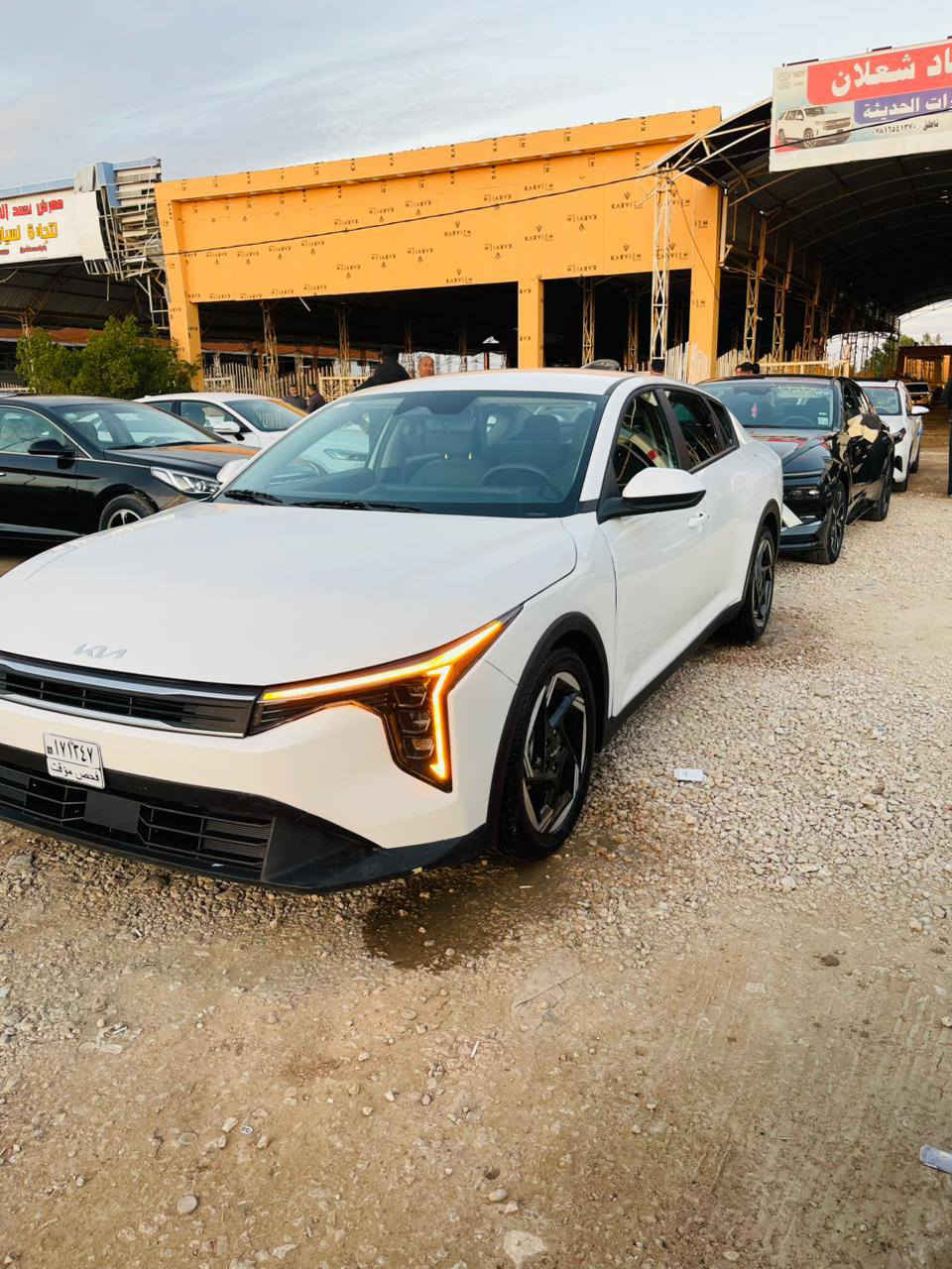 للبيع او المراوس
K4
 مرقم شهداء مثنئ وكاله عامه من المالك مباشرة
الضرر تبديل بنيد فقط بدون دواخل
صورت الحادث مرفقه بل منشور 

السعر 165$$وبيها مجال***********
